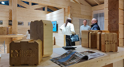 Стенд компании Holz House на выставке «Красивые дома 2022»