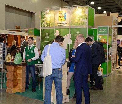 Объединенный стенд предприятий отрасли деревянного домостроения Кировской области на выставке «Деревянный дом 2018»
