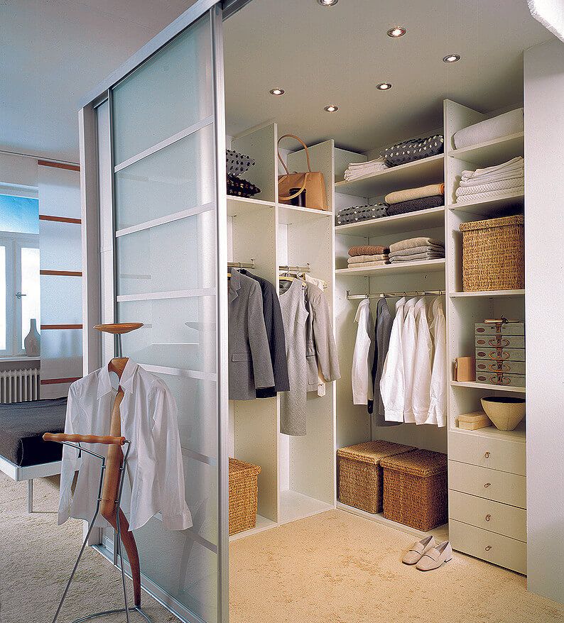 Обзор вариантов гардеробных комнат, обустроенных в частном жилище
