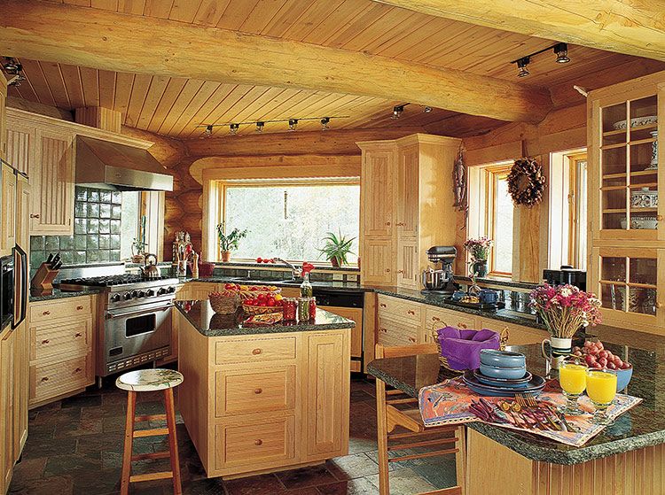 Кухня в деревянном доме из бруса