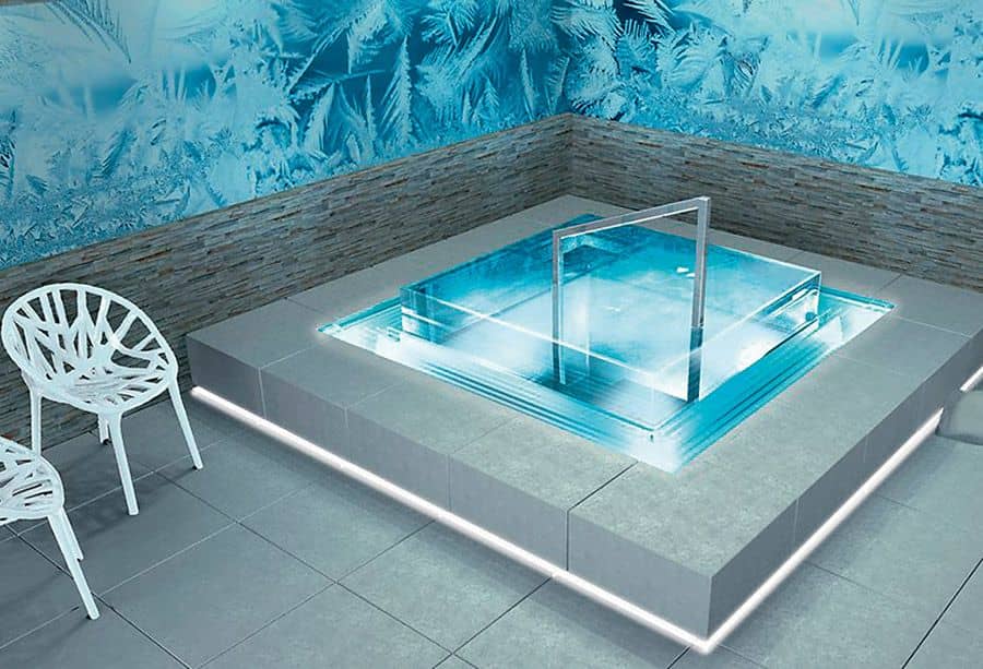 Переливной бассейн Karo IceCube от Riviera Pool (Германия) со стеклянными стенками