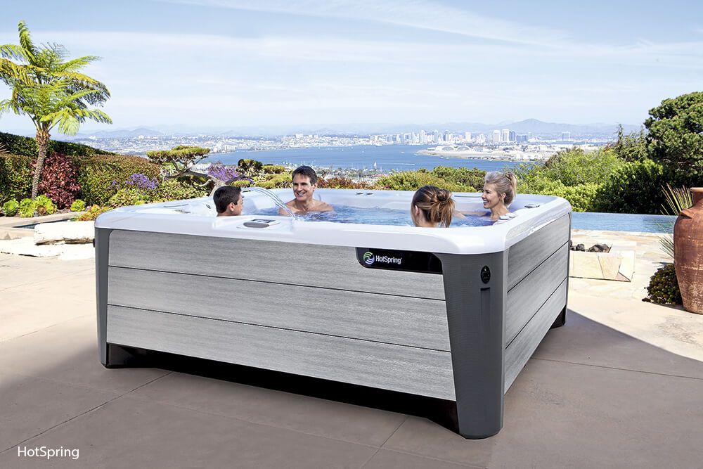 Модели HotSpring Highlife функциональны, долговечны и позволяют насладиться гидромассажем в любое время года.