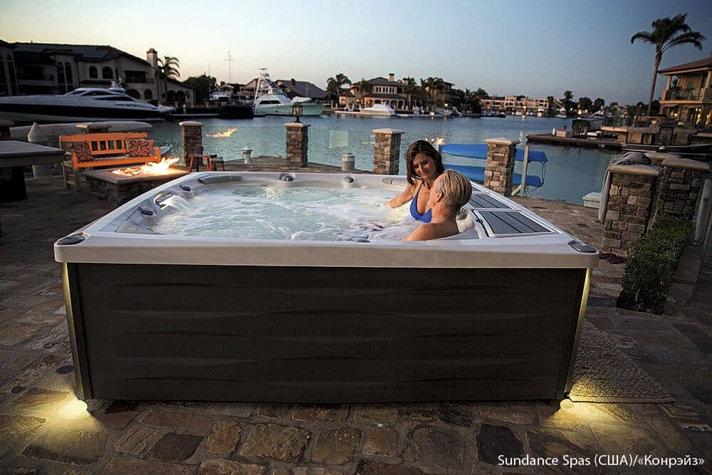 Бассейн Sundance Spas Claremont с зоной охлаждения и управлением с помощью стеклянной панели I-Touch Control
