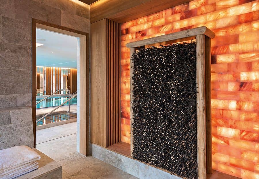 © KLAFS. Соляная комната с градирней в швейцарском отеле Waldhotel SPA