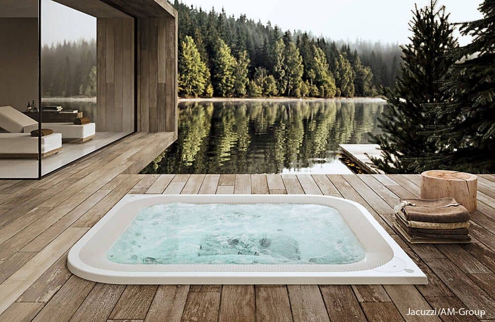 Модель Virtus с 50;форсунками;— новинка Jacuzzi, подходящая и для дома, и для спа-салона.