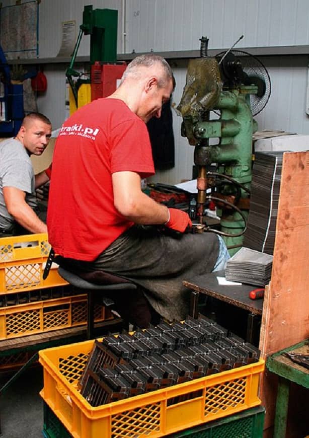 Завод компании Kratki.pl