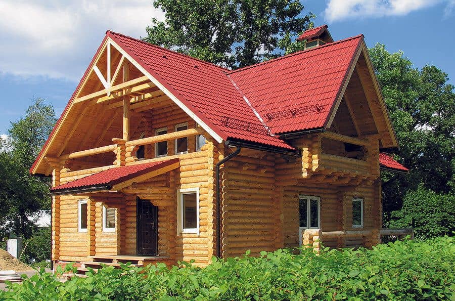 Деревянный дом из оцилиндрованного бревна